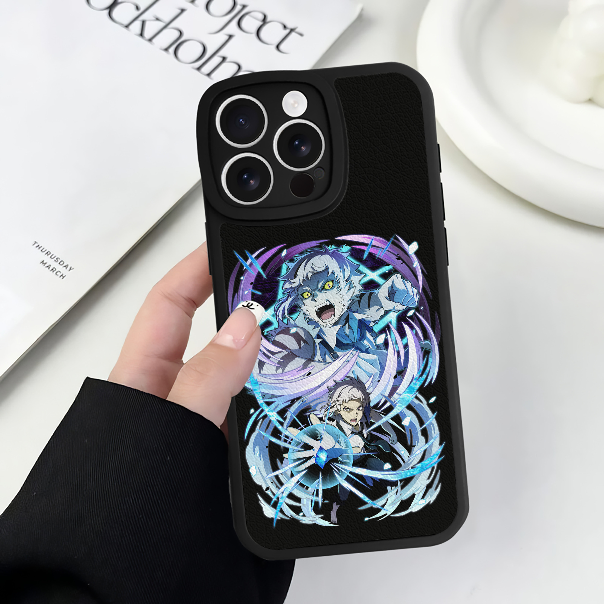 （画像用） 文豪ストレイドッグス Bungo Stray Dogs 【iPhone 16シリーズ対応】シリコンスマホケース（レザー調） 材質：シリコン
